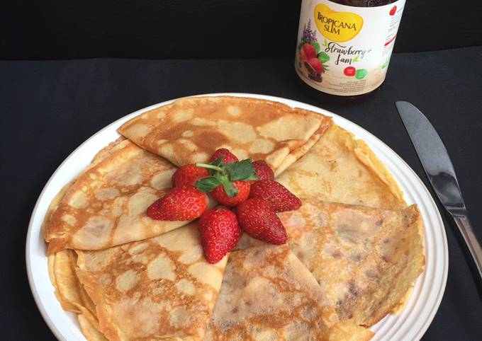 Bagaimana Menyiapkan Strawberry Jam Pancakes yang Enak