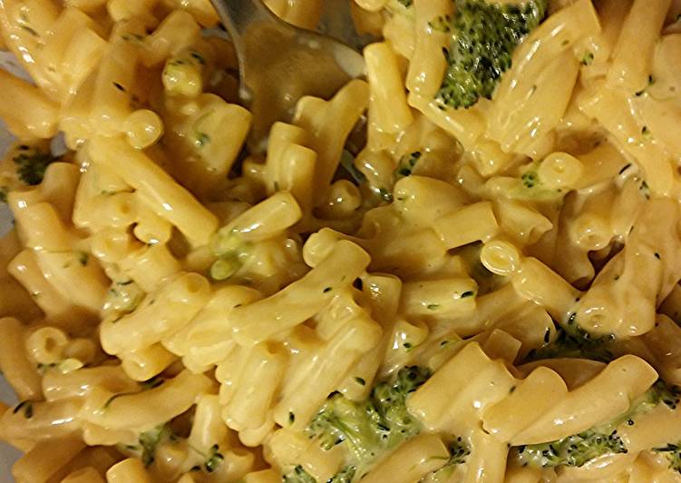 Steps to Cook Ultimate Broccoli Mac N Cheese the lazy girl way!
