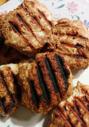 A picture of Turkey burgers.