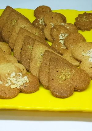 A picture of Rajgiri flour biscuits.