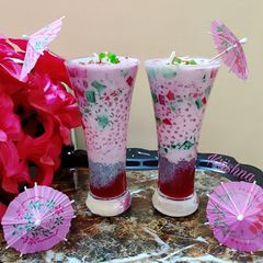 A picture of Sabudana(Sago) pink falooda.