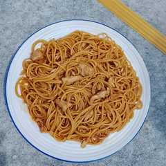 A picture of Spaghetti goreng kecap.