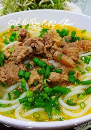 Hình của món Bún gân bò xáo sả.