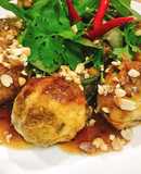 Hột vịt lộn xào me