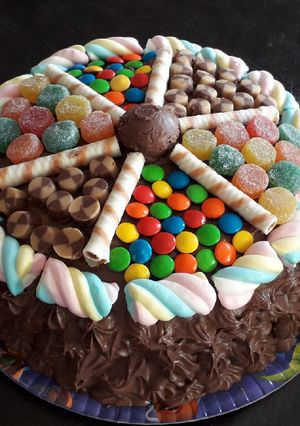 Una foto de Torta de golosinas 🥳💕