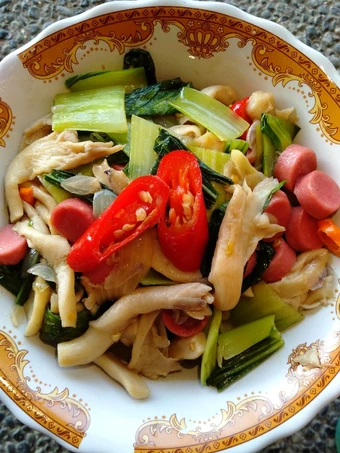 Cara Gampang Menyiapkan Resep Tumis jamur pakcoy sosis Anti Ribet, Bisa Manjain Lidah