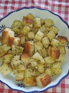 Foto di Crostini di pane raffermo