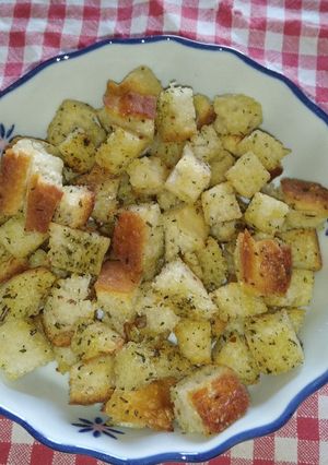 Foto di Crostini di pane raffermo