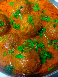 A picture of Cabbage Kofta Curry.