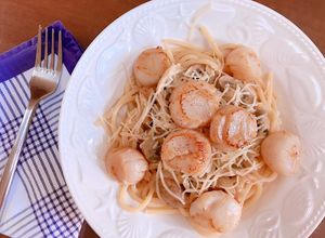 Hình của món Mì Ý (Spaghetti) Sốt Kem Nấm & Cồi Sò Điệp.