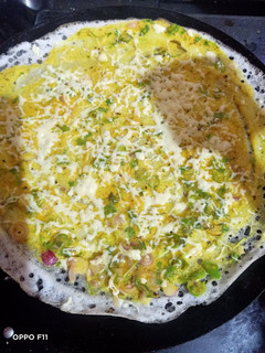 எக் சீஸ் தோசை (Egg cheese dosai recipe in tamil) செய்முறை முக்கிய புகைப்படம்