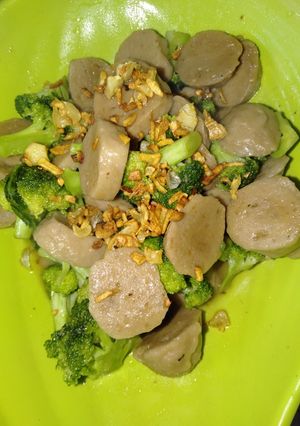 Foto resep Tumis brokoli bakso