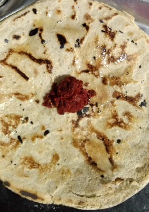 બાજરીનો રોટલો (Bajri Rotlo Recipe In Gujarati) રેસીપી મુખ્ય ફોટો
