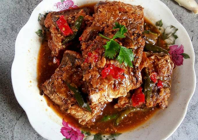 Resep Semur Pedas Ikan Manyung Asap oleh Diyah Kuntari