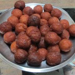 A picture of Vella Cheedai (Sweet Cheedai).