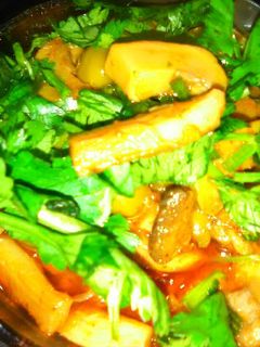 स्पाइसी मटर मशरुम (Spicy peas mushroom recipe in hindi) रेसिपी मुख्य फोटो
