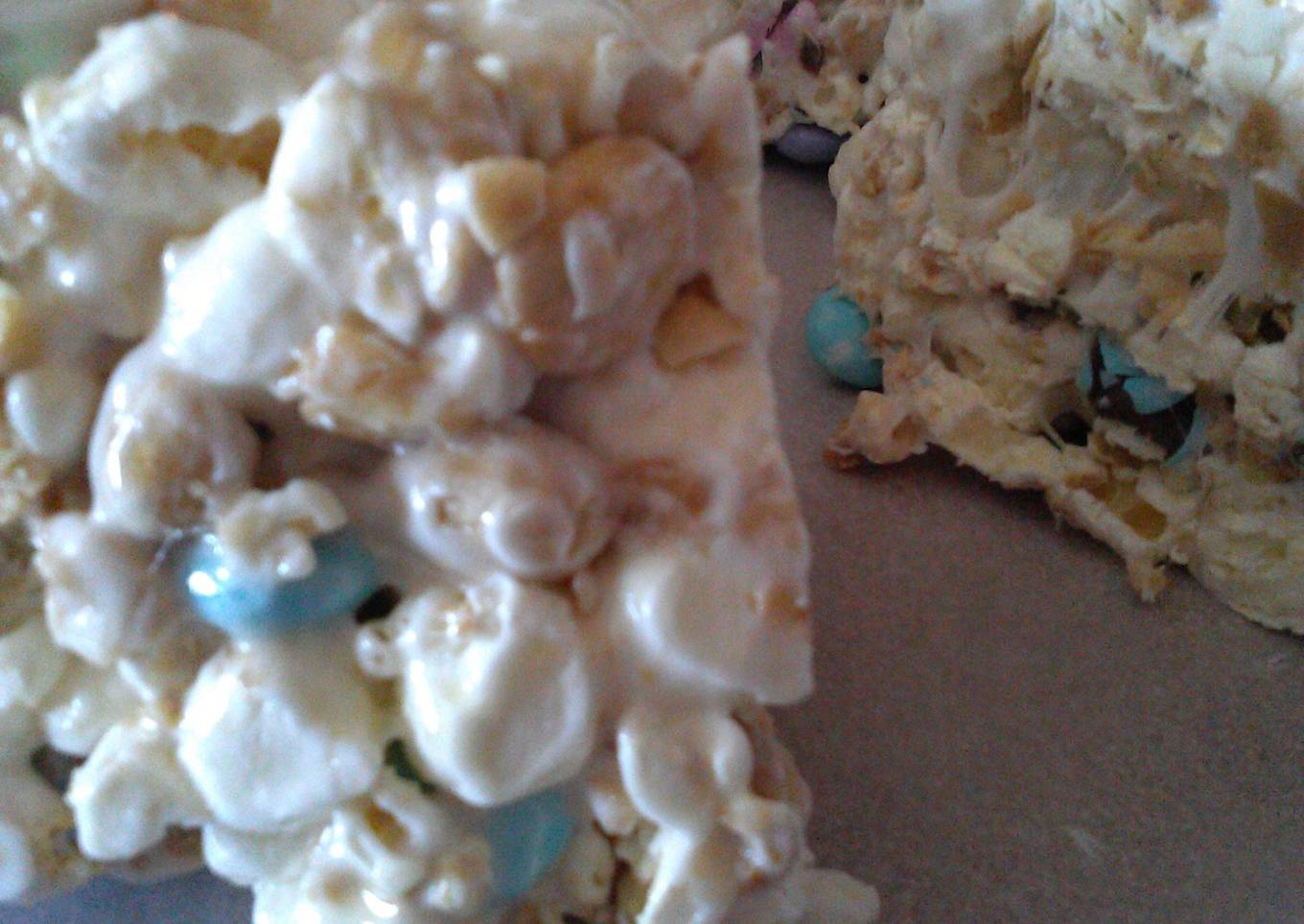 M & M. - Popcorn cake