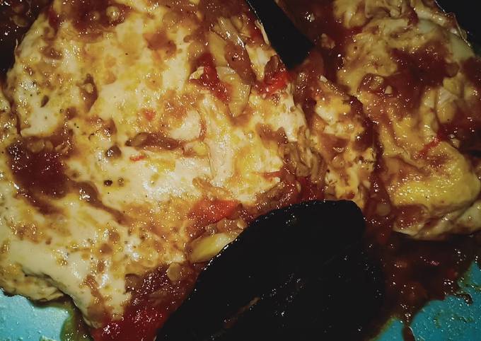 Telur ceplok balado