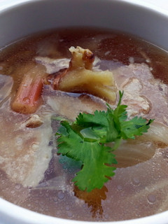 A picture of Ginger And Onion Pork Soup /Broth /Stock.