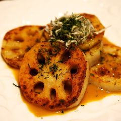 An Easy and Quick Dish! Crispy Lotus Root Steak A picture of An Easy and Quick Dish! Crispy Lotus Root Steak.