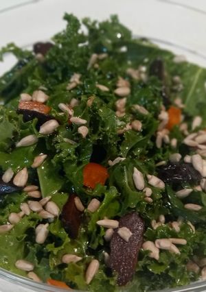 Una foto de Ensalada de Kalé y etcéteras exquisitos