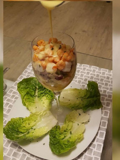 Una foto de Cóctel Petit Crevette (Camarón, Salmón y Cangrejo)