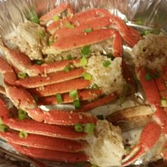 A picture of Garlic Roasted Crablegs.