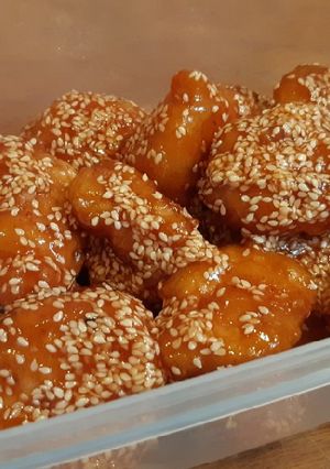 Szezámmagos csirke falatok recept fotója