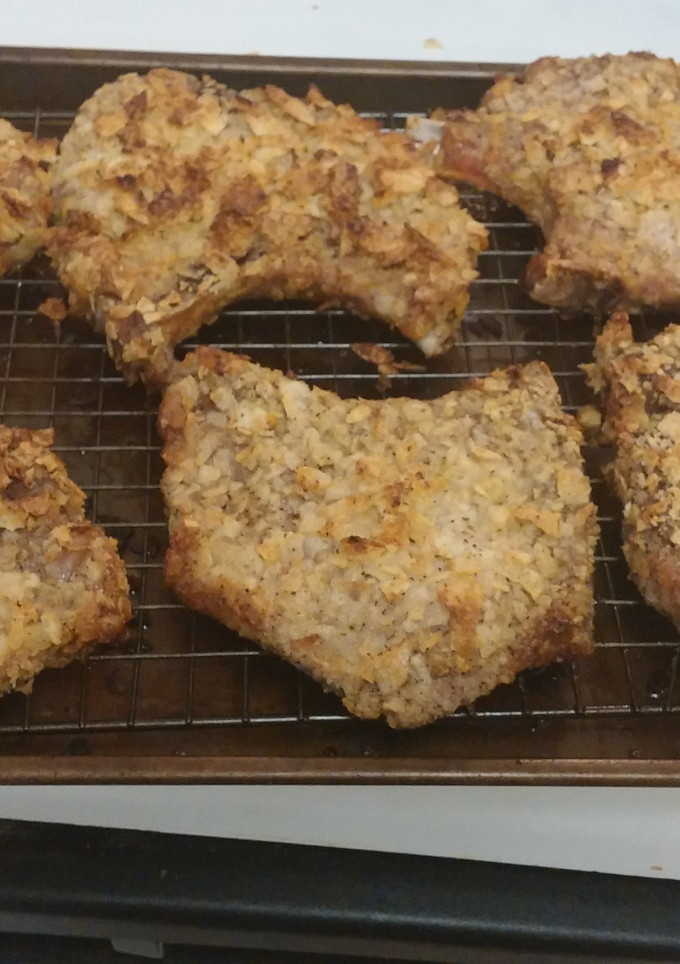 A picture of Sour Cream & Onion Crusted Pork Chops.