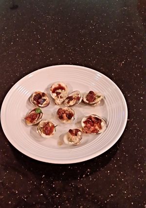 A picture of Clams Casino.