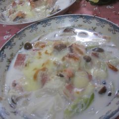 Salmon & Chinese Cabbage Gratin Soup A picture of Salmon & Chinese Cabbage Gratin Soup.