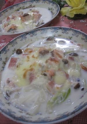 A picture of Salmon & Chinese Cabbage Gratin Soup.