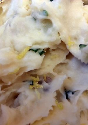 A picture of Lemony-Mint Mashed Potatoes.