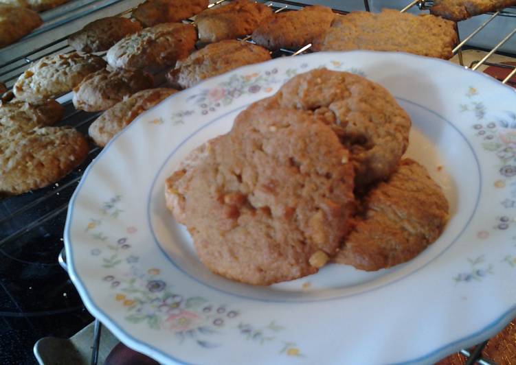 Peanut butter and banana cookies