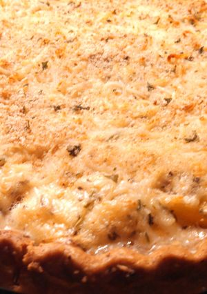 A picture of Tomato basil pie.