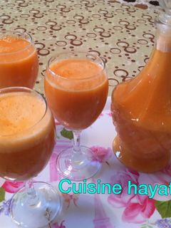 صورة لوصفة عصير بالجزر والخوخ لذيذ ومنعش