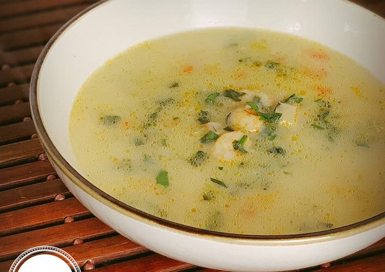 شوربة الجمبري بالكراث