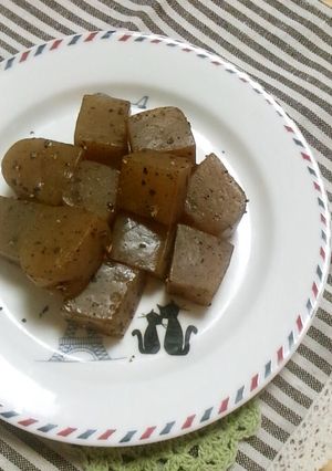 A picture of No Oil Konnyaku Sautéed with Herb Salt.