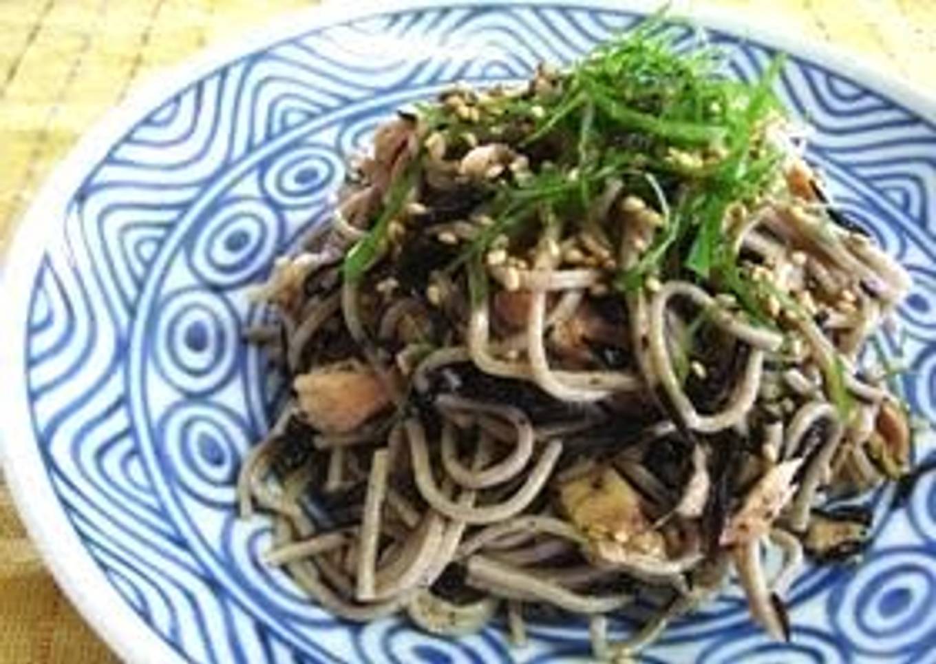 Light and refreshing noodle salad with tuna and hijiki soba seaweed