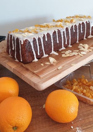 Zdjęcie przepisu Babka pomarańczowa z żurawiną i migdałami.
