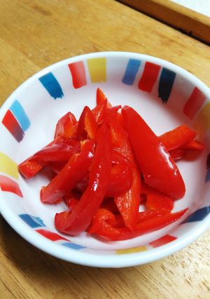 A picture of Honey-Marinated Red Bell Peppers.