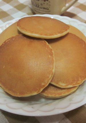 A picture of Easy & Fluffy Pancake.