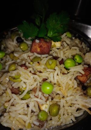 मटर पनीर पुलाव (matar paneer pulao recipe in Hindi) रेसिपी मुख्य फोटो