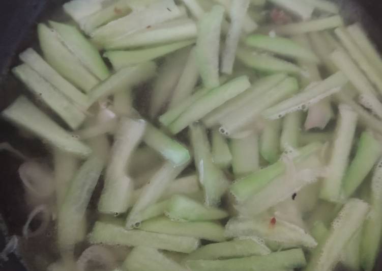 Langkah Mudah untuk Menyiapkan Tumis sederhana sayur jipang (labu siam) yang Menggugah Selera