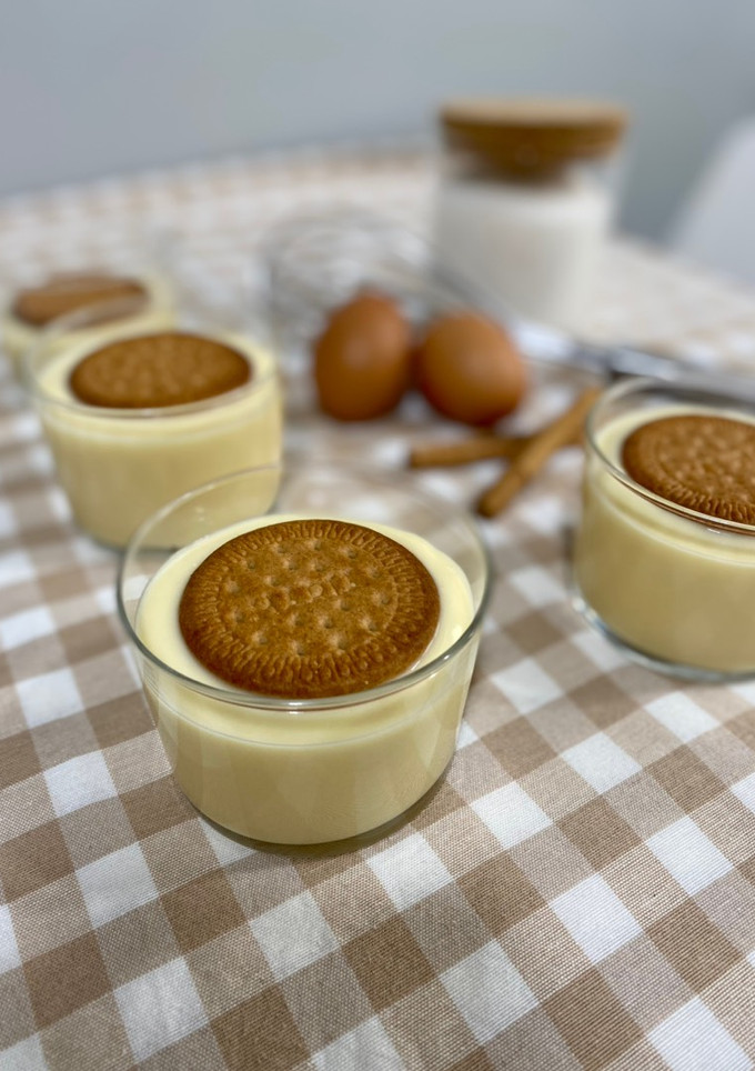 Una foto de Natillas caseras con galleta María
