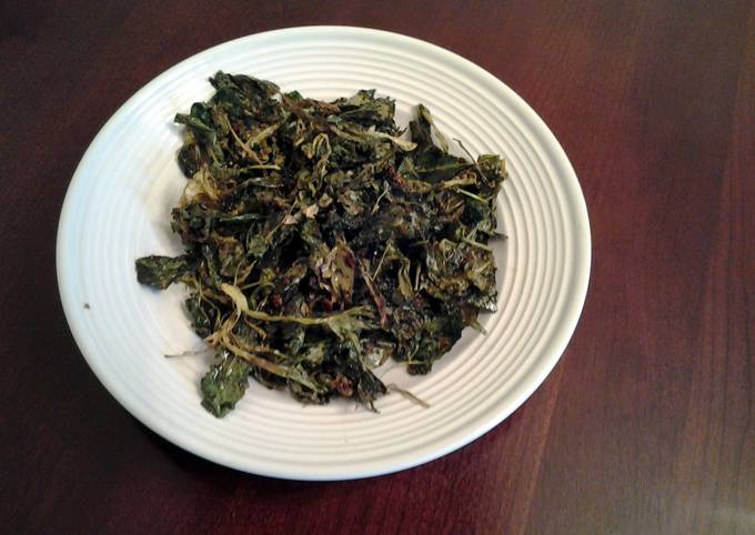 Step-by-Step Guide to Prepare Speedy Roasted Garlic and Chili Parmesan Kale