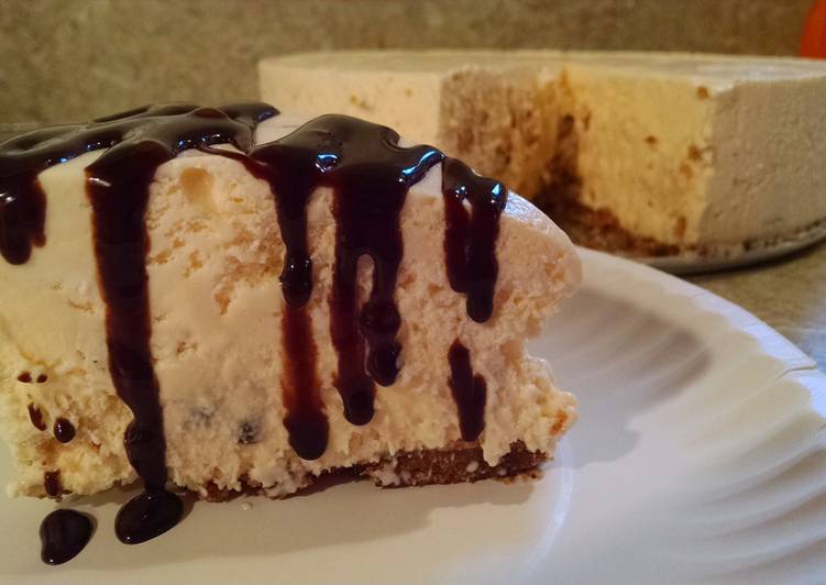 Simple Way to Prepare Homemade Chocolate Chip Cookie Ice Cream Cheesecake