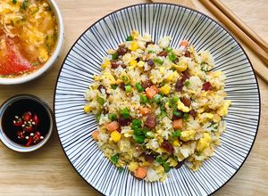 Hình của món Cơm chiên Dương Châu.