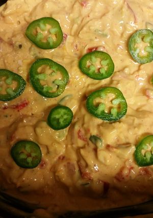 A picture of Creamy Chicken Queso.