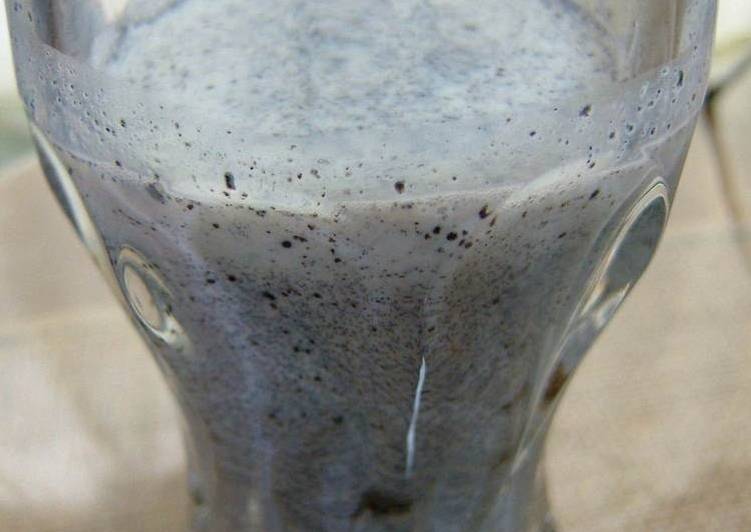 Black (or White) Sesame and Honey Soy Milk Drink